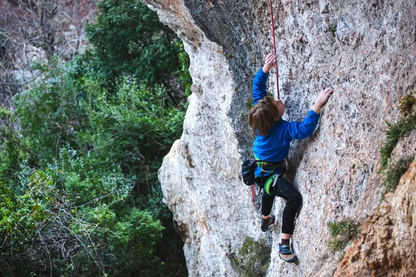 Little child climber — Stock Photo, Image