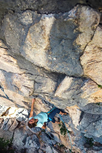 Escalada en roca y montañismo en el Parque Nacional Paklenica . — Foto de Stock