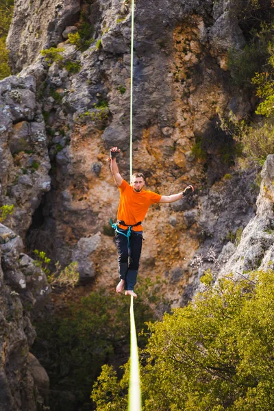 Highline w górach. — Zdjęcie stockowe