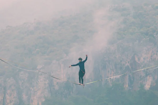 Destacador en la niebla . —  Fotos de Stock