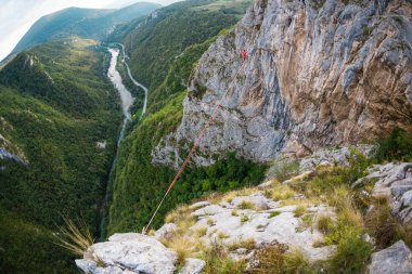 Highline dağlarda.