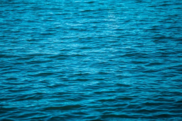 Ondas en el agua. — Foto de Stock