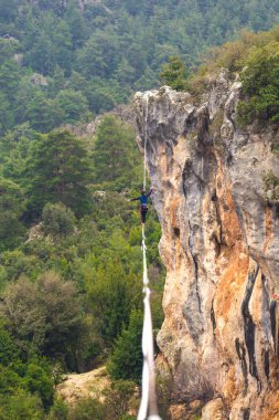 Highline dağlarda.