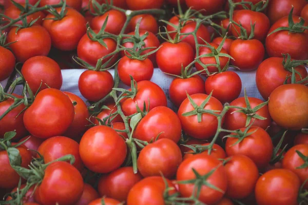 Tomates Frescos Balcão Mercado Tomates Vermelhos Legumes Nutrição Adequada Alimentos — Fotografia de Stock