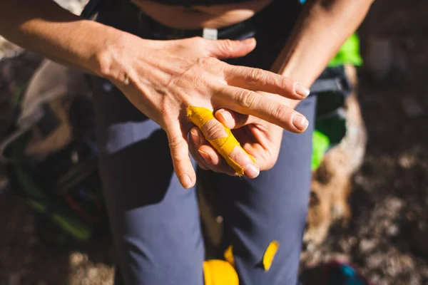 Rock Climber Bandages His Fingers Band Aid Hand Protection Damage — Stock Photo, Image