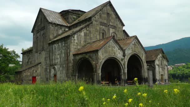 Oude kerk in de Armeense klooster Akhtala — Stockvideo