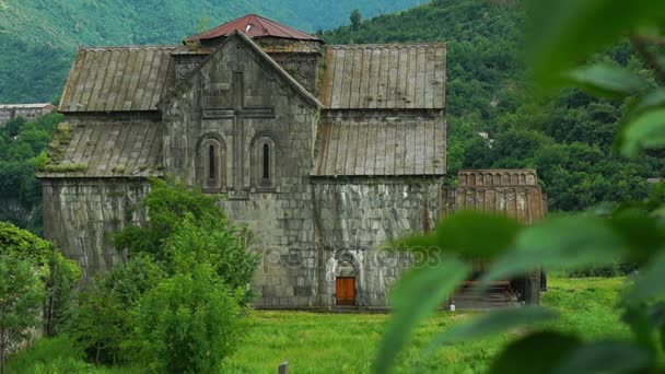 Nagy ókori örmény kolostor Akhtala — Stock videók