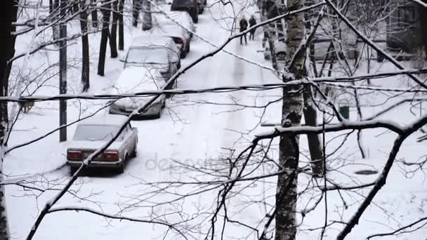 Vivienda zona de la casa en invierno Moscú — Vídeos de Stock