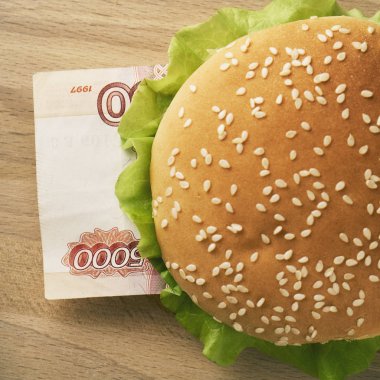 Burger ile beş bin Rublesi bill.