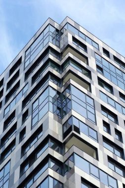 Modern bir çok öykülü binada parçası. Modern teknoloji mimarisi