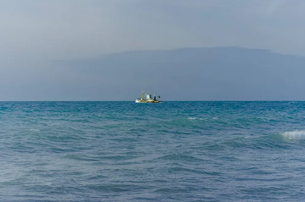 Vague éclaboussante sur la mer Noire . — Photo