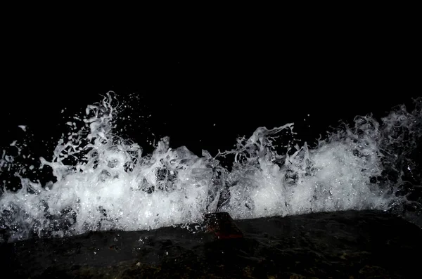 Šplouchání vln na pobřeží Černého moře. Stock Snímky