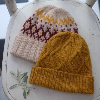 Bir desen ile iki örme Tweed şapka