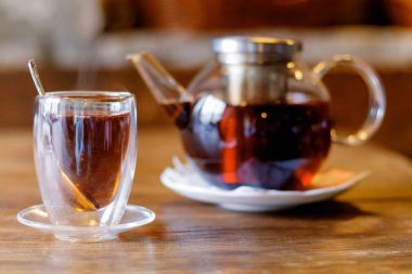 Fındık ile geleneksel cam Türk çayı