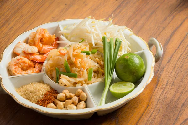 Pad Thai witn Seasoning — Stock Photo, Image