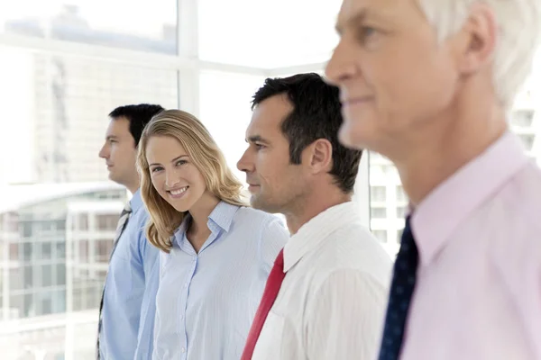 Bedrijfsleider en team — Stockfoto