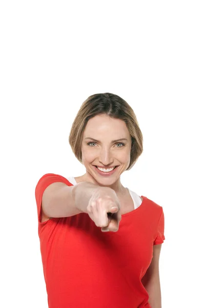 Mulher feliz apontando dedo para a câmera — Fotografia de Stock