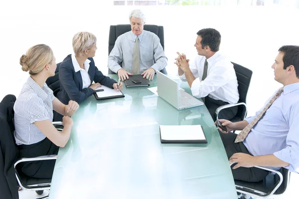 Reunión de negocios con el jefe —  Fotos de Stock