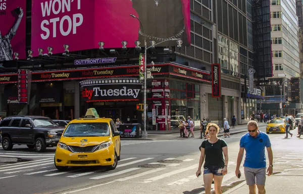 New York - Settembre 2016: De legendarische gele cabines van New York — Stockfoto