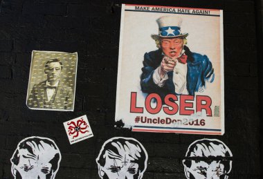 New York - 18 Eylül 2016: Graffiti duvar resimleri sokaklarında
