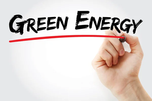 Hand skriver grön energi med markör — Stockfoto