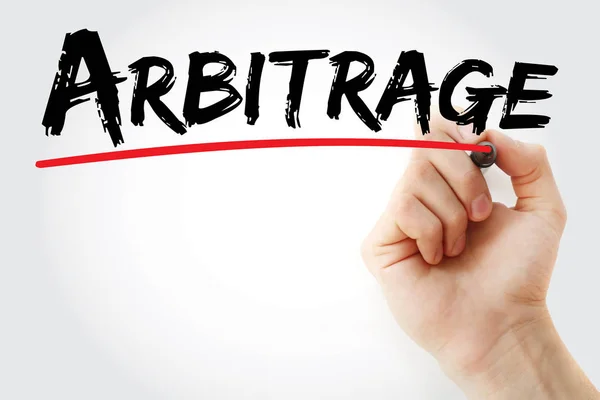 Scrittura a mano Arbitraggio con marcatore — Foto Stock