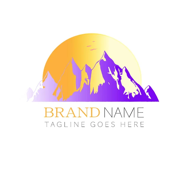 Dağ manzarasının vektör çizimi. Gün batımı. Doğa logosu vektör tasarımı. Peyzaj tasarımı, doğa vektör logosu. Logo konsept simgesi. Vektör illüstrasyonu beyaz arkaplanda izole edildi.
