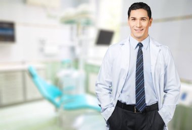 yakışıklı doktor portresi 