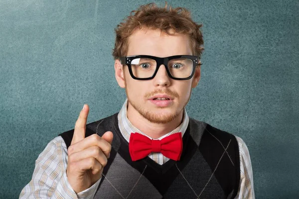 Junger männlicher Lehrer mit Brille — Stockfoto