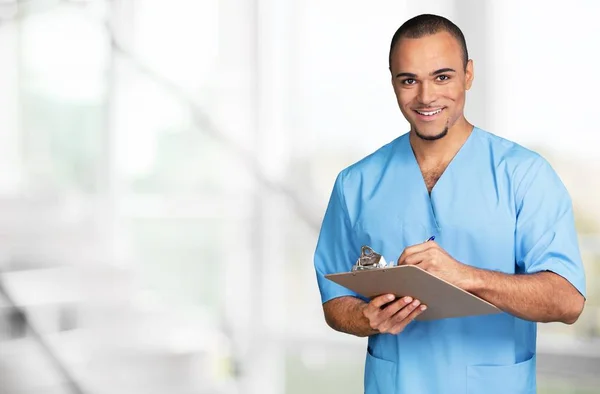 Guapo joven médico masculino —  Fotos de Stock