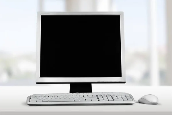 Desktop computer and keyboard — Stock Photo, Image