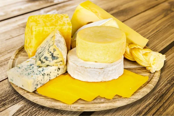 Beaucoup de délicieux fromages vieillis — Photo