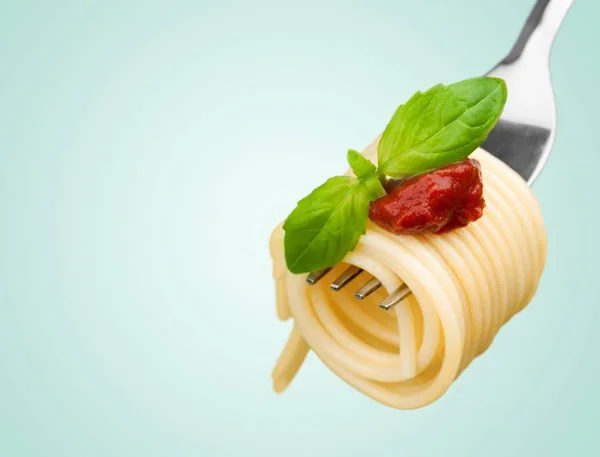 Вилка с только спагетти вокруг него — стоковое фото