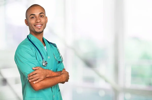 Bonito jovem médico masculino — Fotografia de Stock