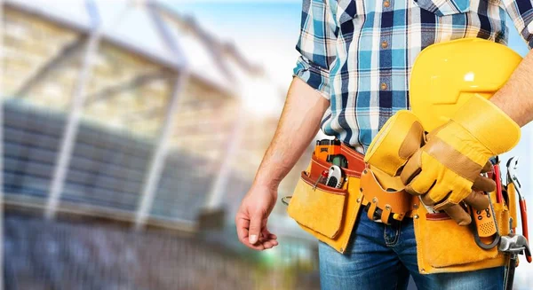 Trabajador con casco — Foto de Stock