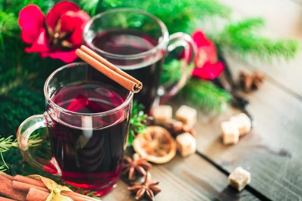 Glühwein mit Zimt — Stockfoto