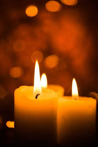 Vánoční svíčky hořící v noci — Stock fotografie