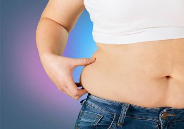 Şişko göbek kadınla