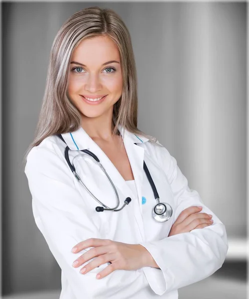 Ελκυστική νεαρή γυναίκα γιατρό — Φωτογραφία Αρχείου