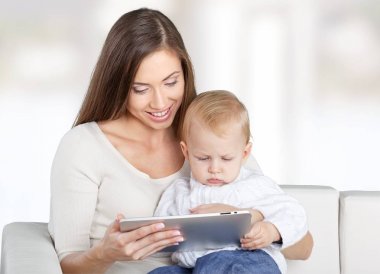 Anne ve bebek tablet pc ile