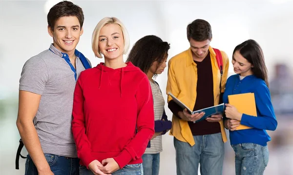 Gruppe von Studenten mit Büchern — Stockfoto