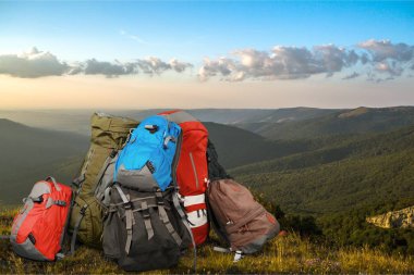 Boş zaman aktiviteleri için turistler sırt çantaları 