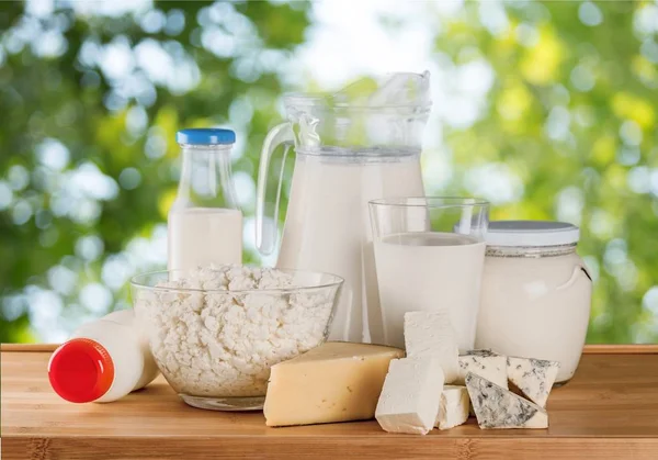 Recogida de productos lácteos —  Fotos de Stock