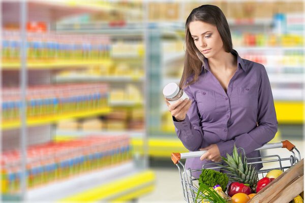 женщина с корзиной
 