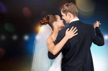 Gelin ve damat dans 