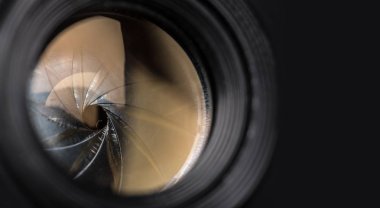 Kamera objektifi lens yansımaları ile