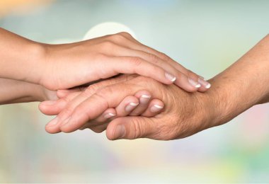 Yaşlı adam ve genç bir kadın