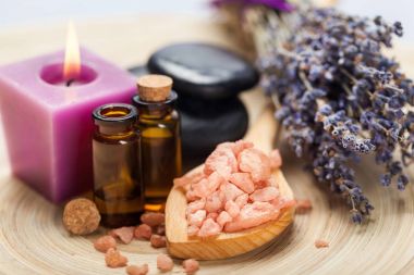 Lavanta bitki çiçek yağı