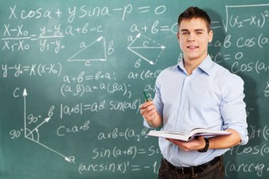 Genç erkek öğretmen