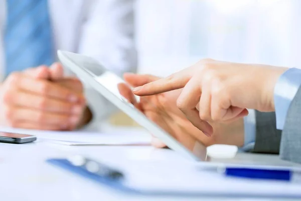 Businessman and tablet pc — Stock Photo, Image